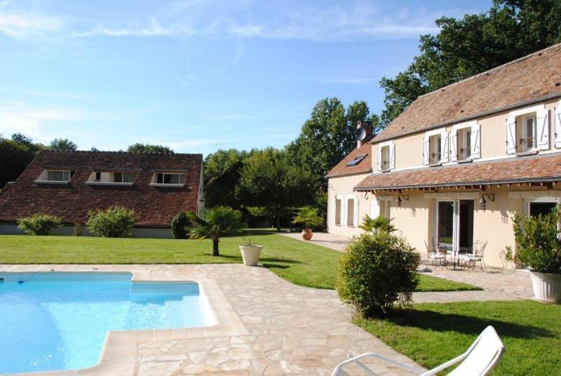 Villa Dikaria Montacher ภายนอก รูปภาพ