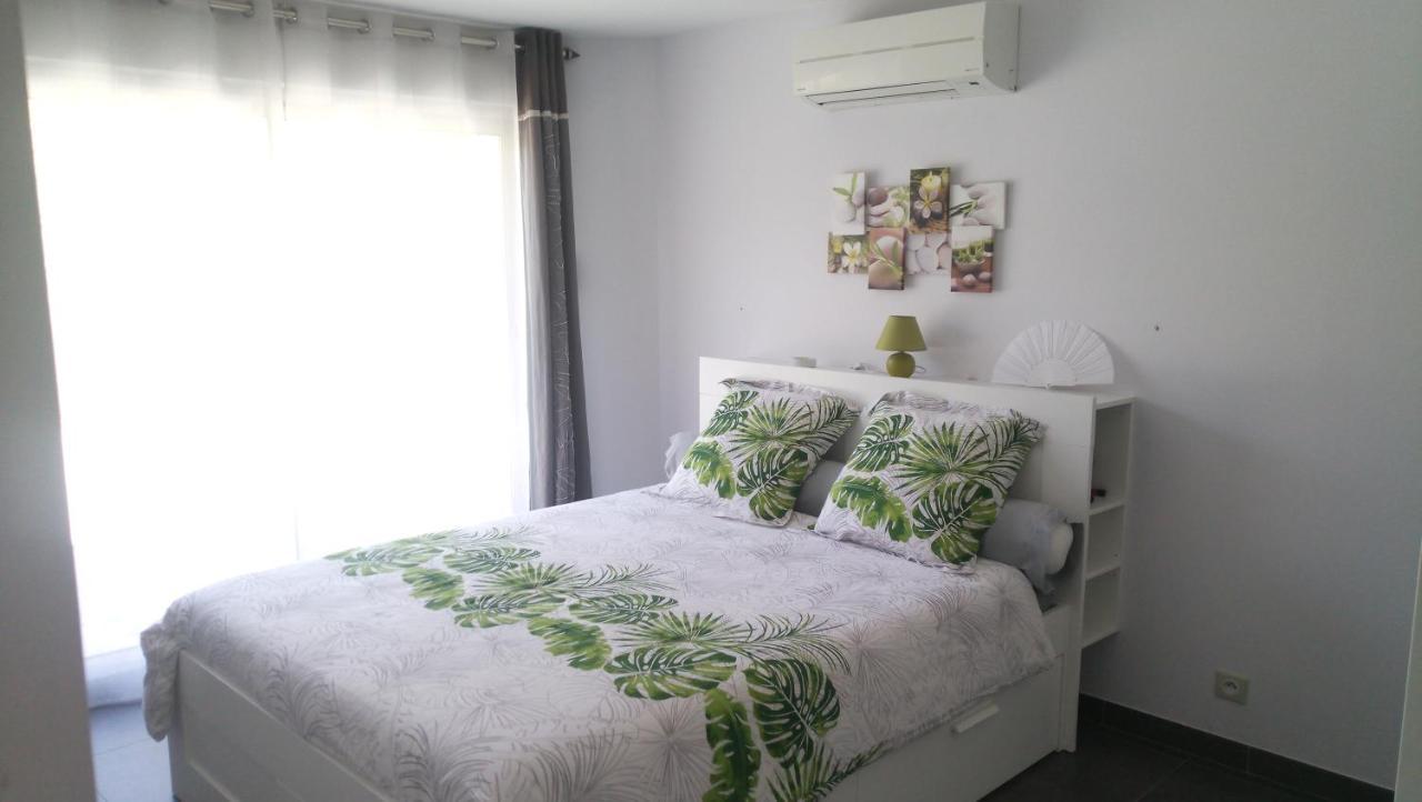 Villa Dikaria Montacher ภายนอก รูปภาพ
