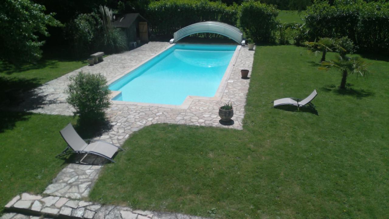 Villa Dikaria Montacher ภายนอก รูปภาพ