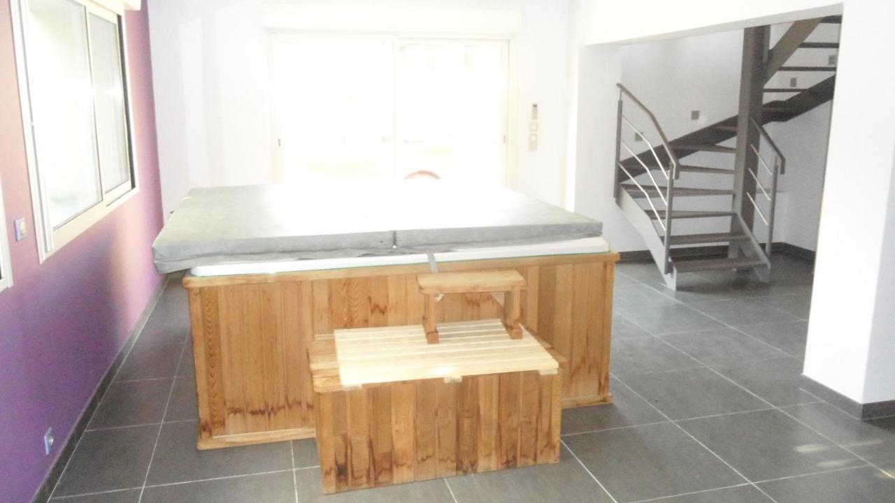 Villa Dikaria Montacher ภายนอก รูปภาพ