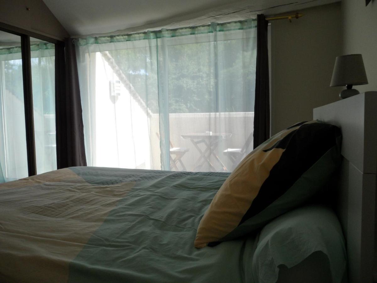 Villa Dikaria Montacher ภายนอก รูปภาพ